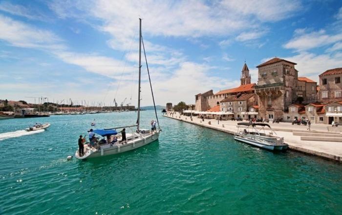 Blue View Apartments Trogir Bagian luar foto