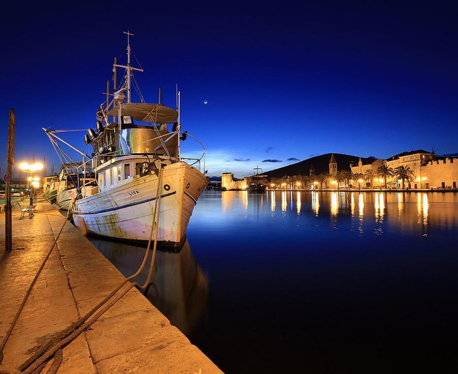 Blue View Apartments Trogir Bagian luar foto